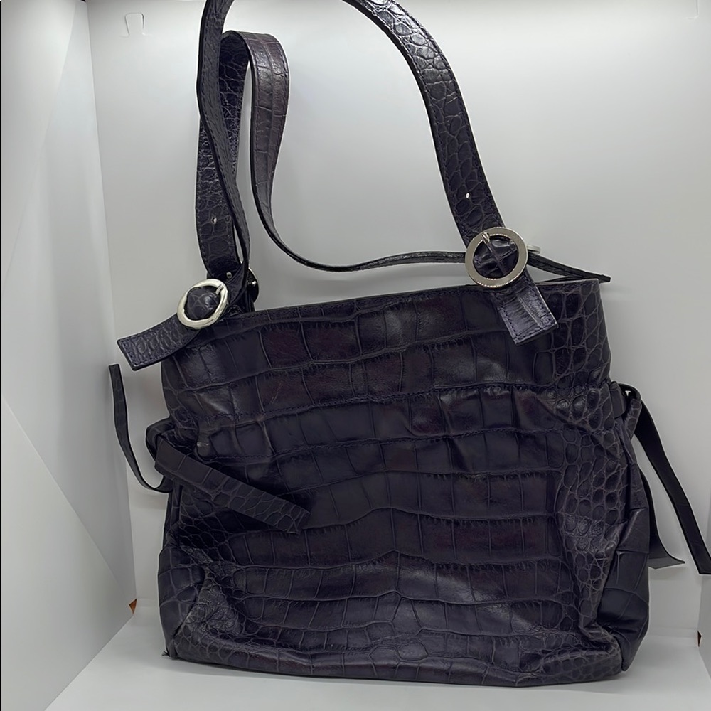 Elegant Purple Shoulder Bag with Textured Design